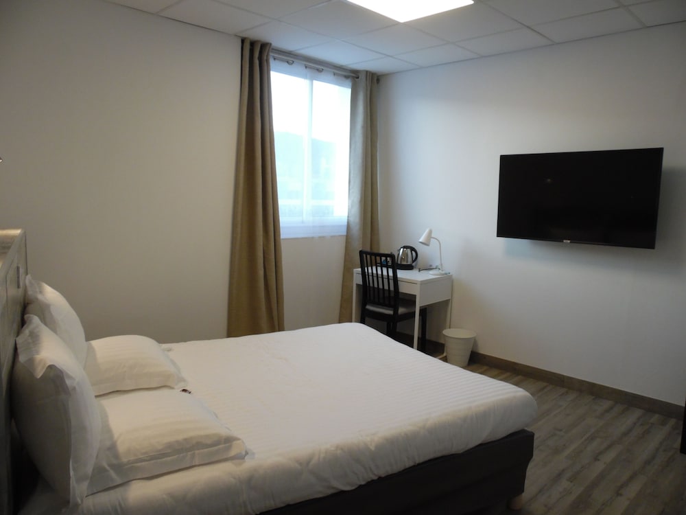 Standard Double Room - Photo 1