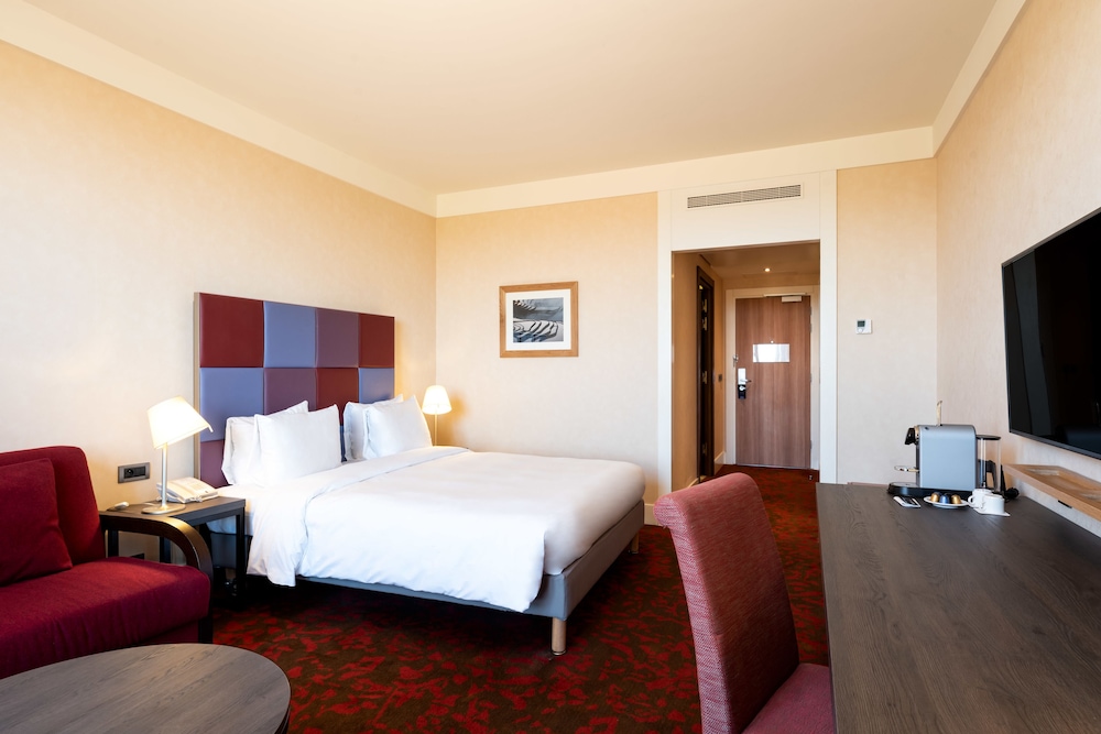 Premium Room, Golf View - Photo 2