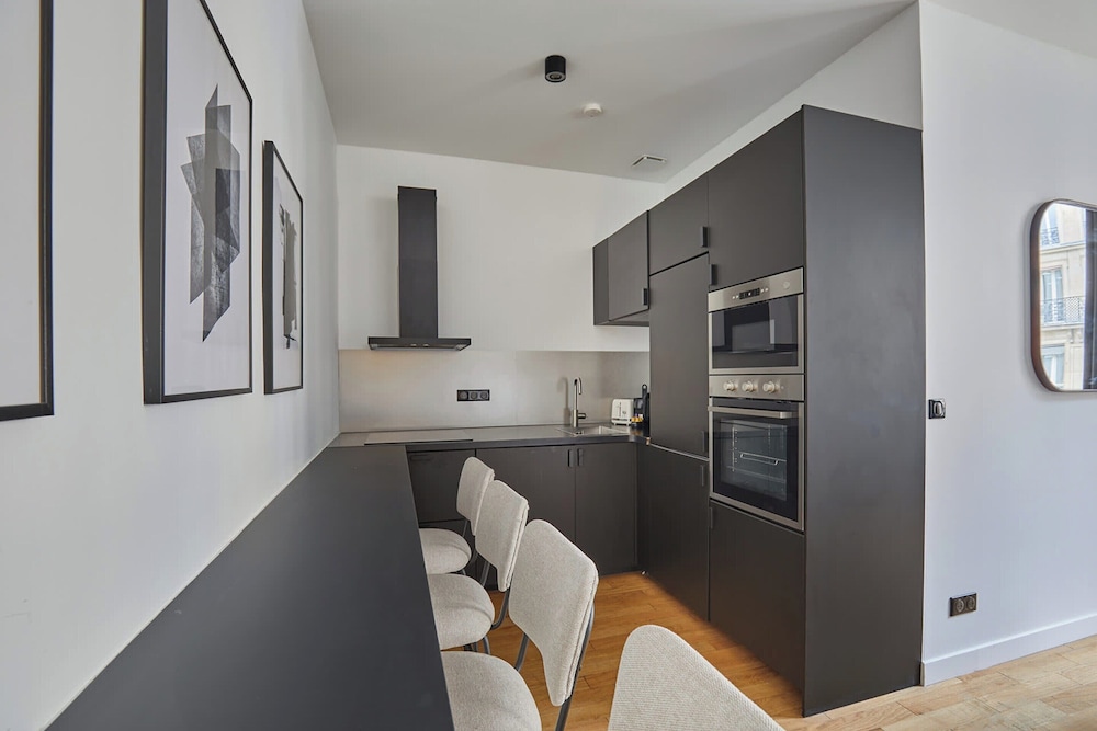 Apartment photo 2