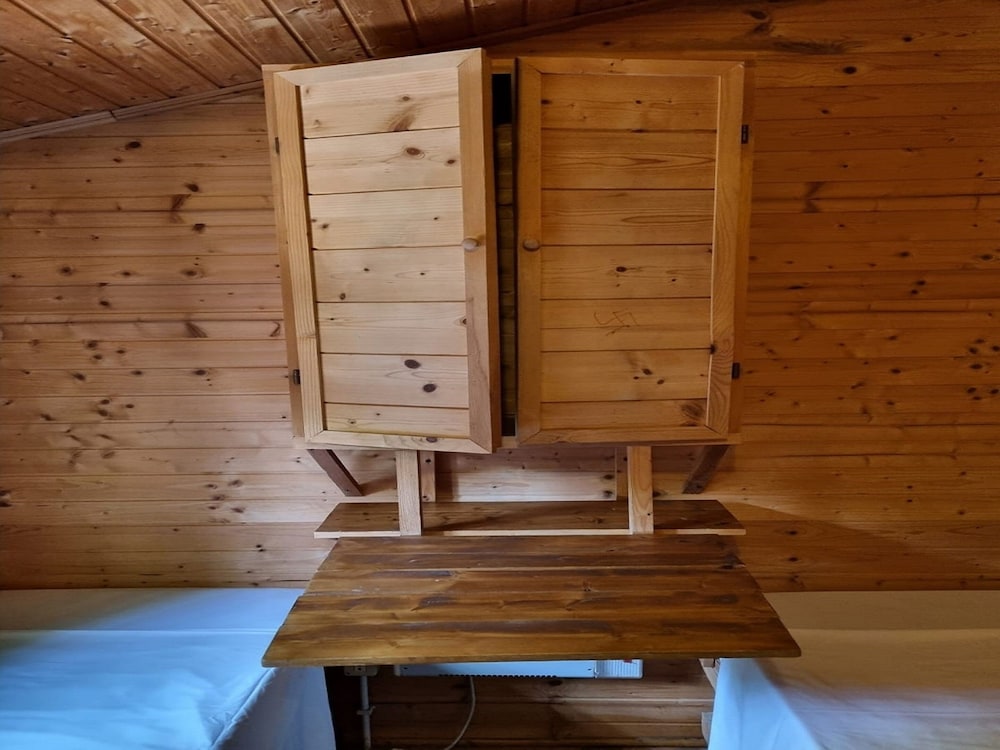 Basic Room, 2 Twin Beds photo 2