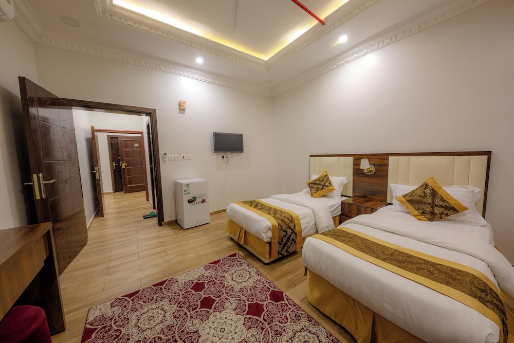 Junior Suite, 1 Queen Bed, City View