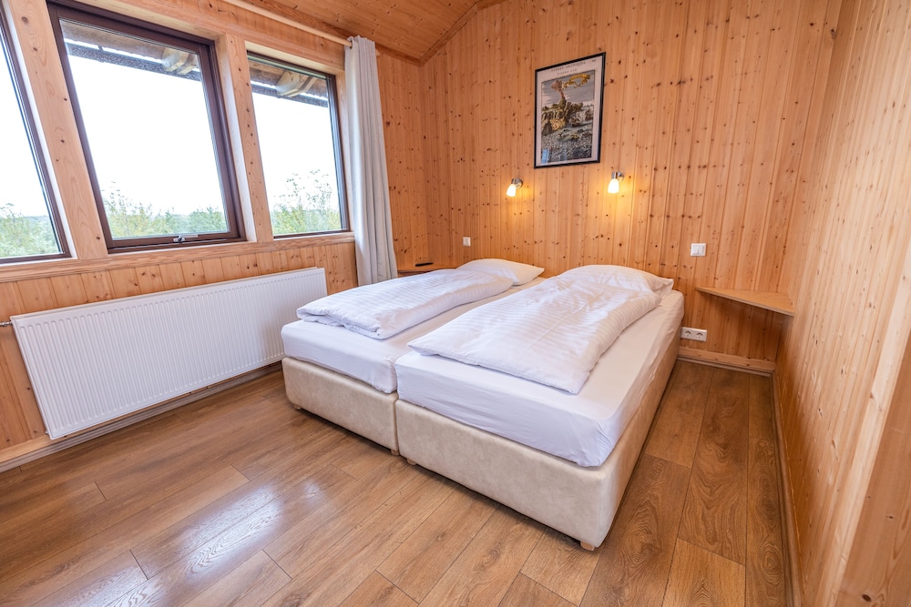 Double Room, 2 Twin Beds, Private Bathroom photo 1