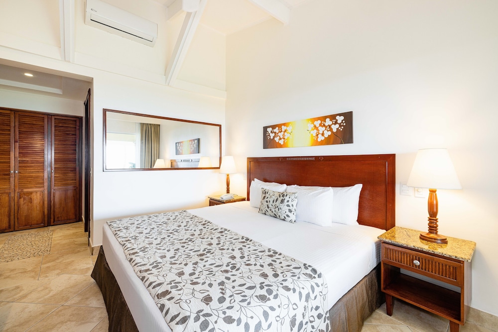 Sunset Ocean View King Bed - Photo 4
