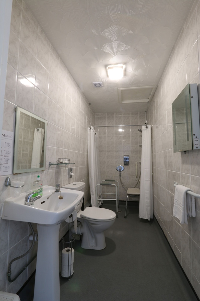 Twin Room, Ensuite (Ground Floor) photo 3
