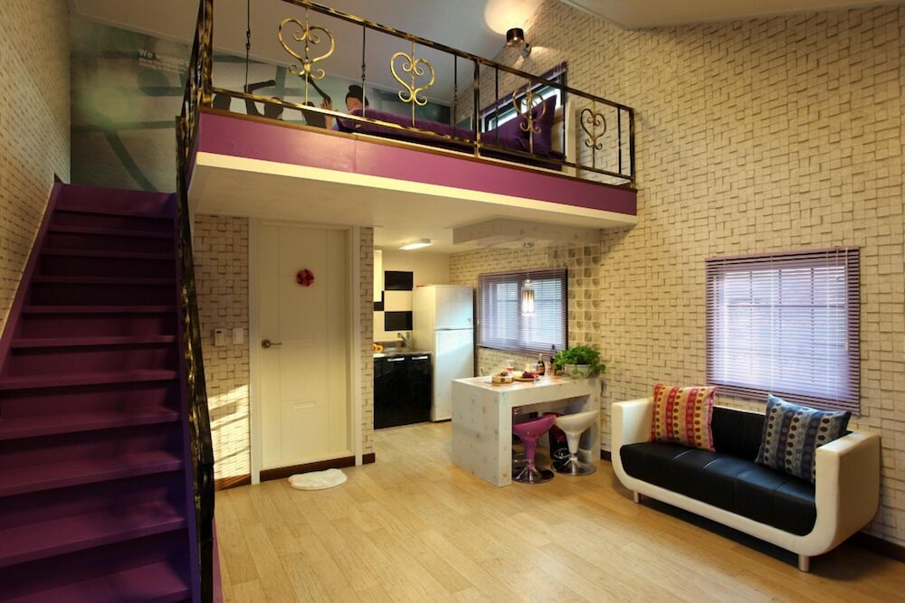 Room (Maru) photo 1