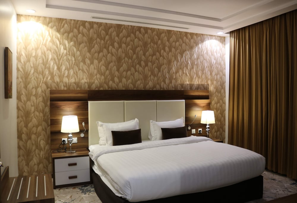 Standard Room, 1 King Bed