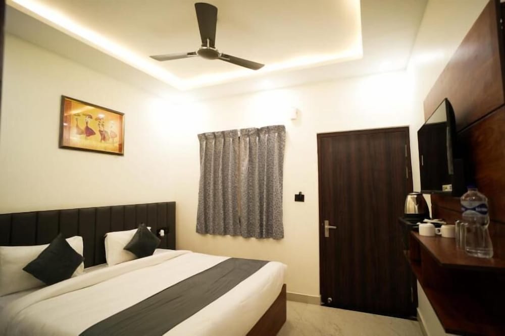 Luxury Studio Suite, City View