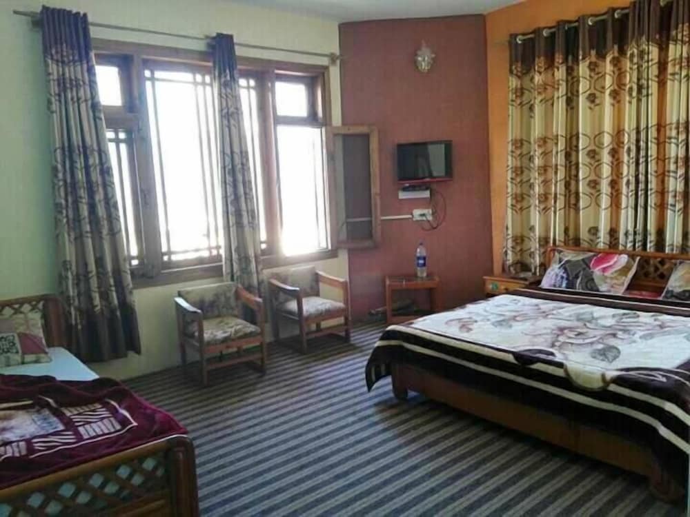 Standard Double or Twin Room photo 3
