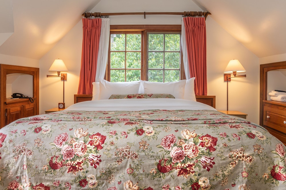Farm House Up to 3 Person Occupancy - English Breakfast