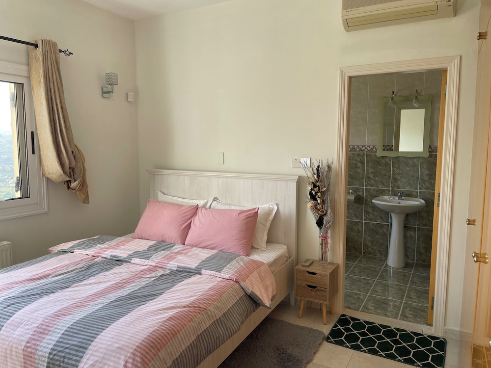 Standard Double Room, Valley View