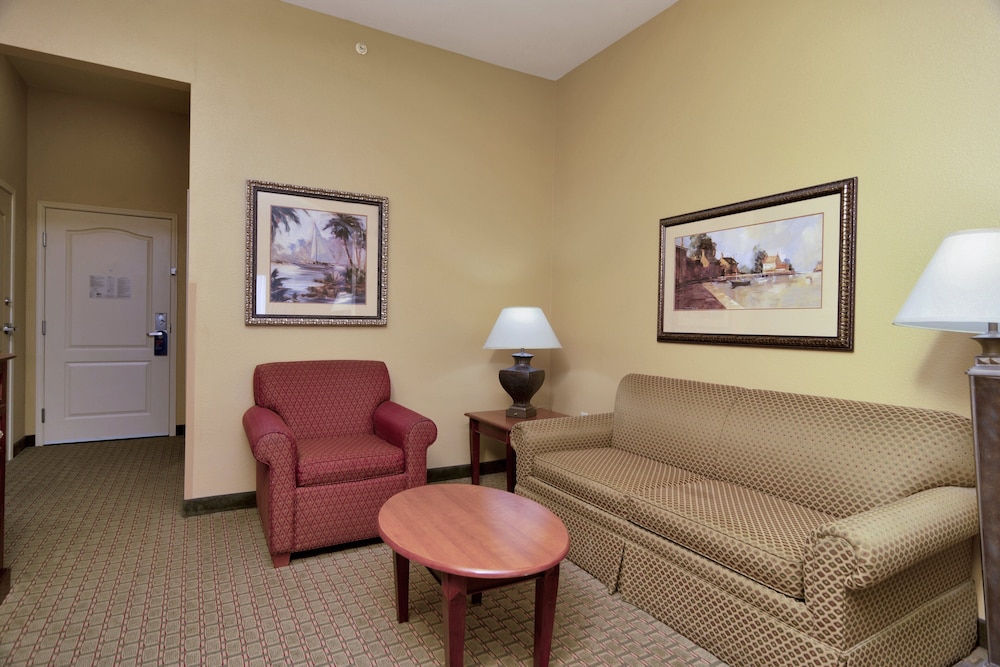 Suite, 1 King Bed (Walk-In Shower) - Photo 2