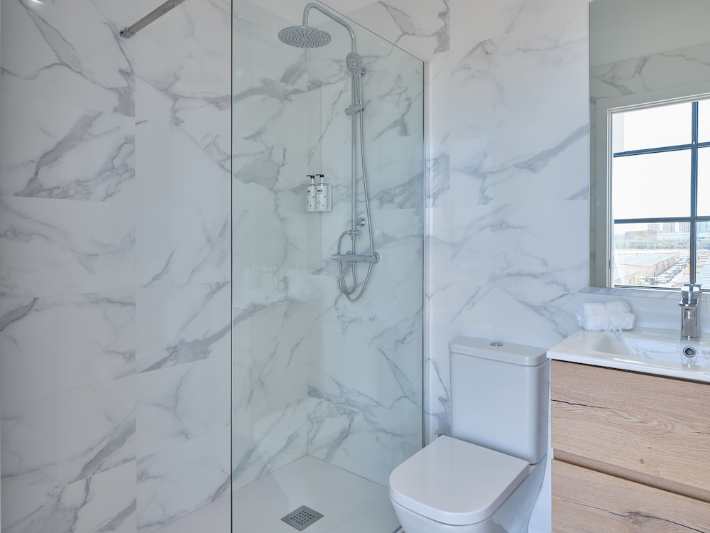 Business Suite - Photo 10