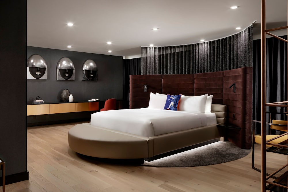 Suite, 1 Bedroom, City View