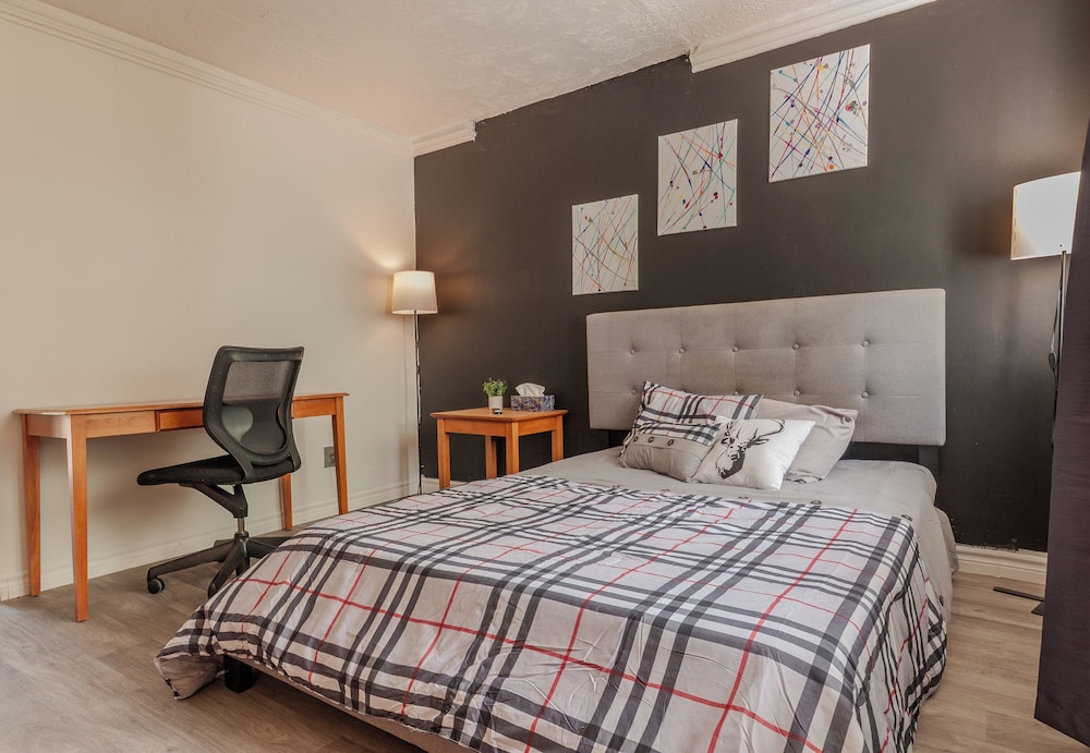 Standard Double Room, 1 Queen Bed, Pets Allowed, Pool View