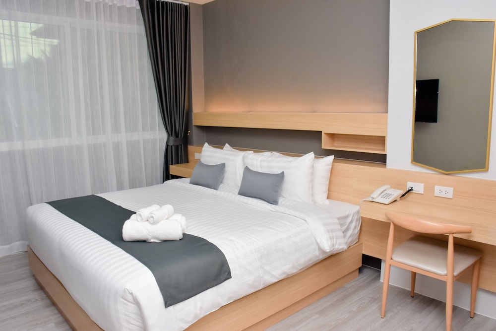 Suite - Photo 3