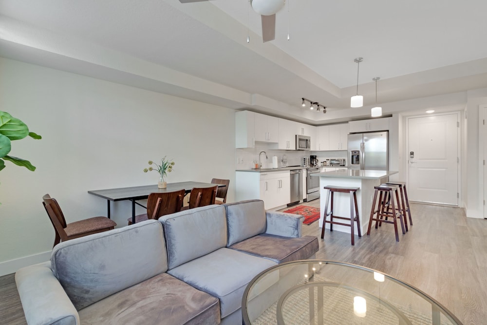 Townhome, 1 Bedroom (1103) photo 2