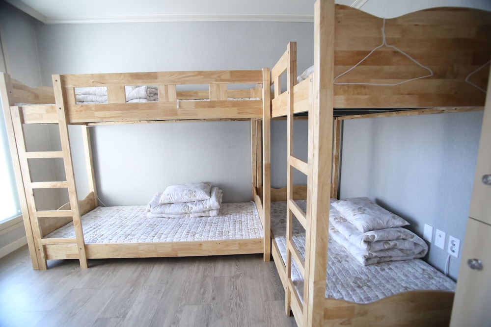 Shared Dormitory, Women only (6 Beds) photo 2