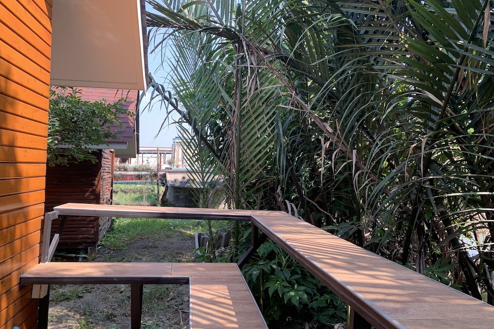 Superior Bungalow - Photo 12