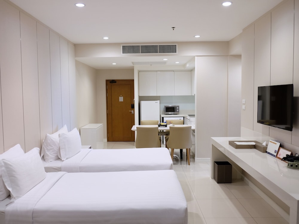 2 Bedroom Suite and 2 Extra Beds