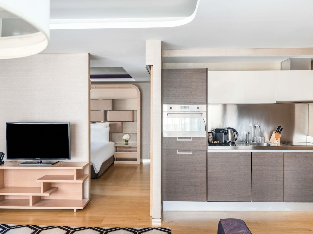 Room, 3 Bedrooms, Park View (Residence)