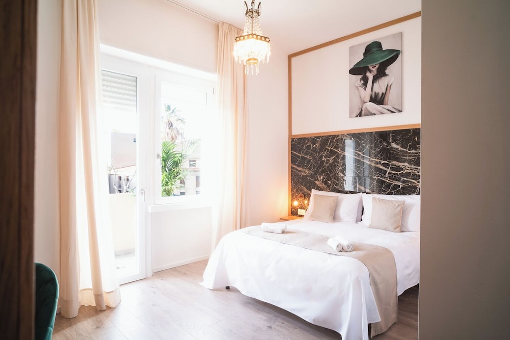 Deluxe Room, City View