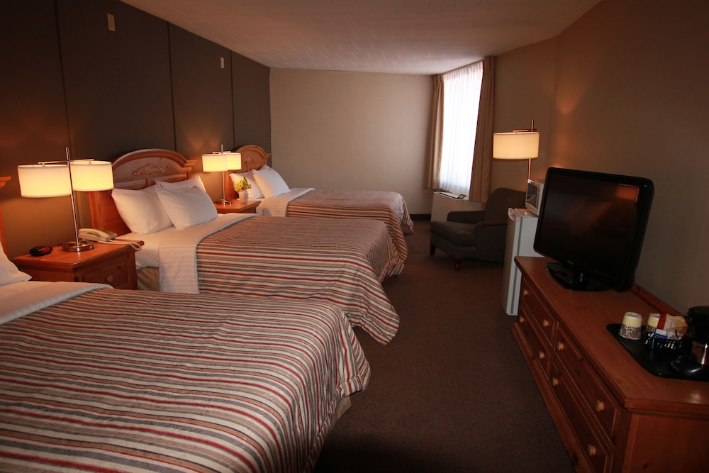 Standard Triple Room, City View photo 2