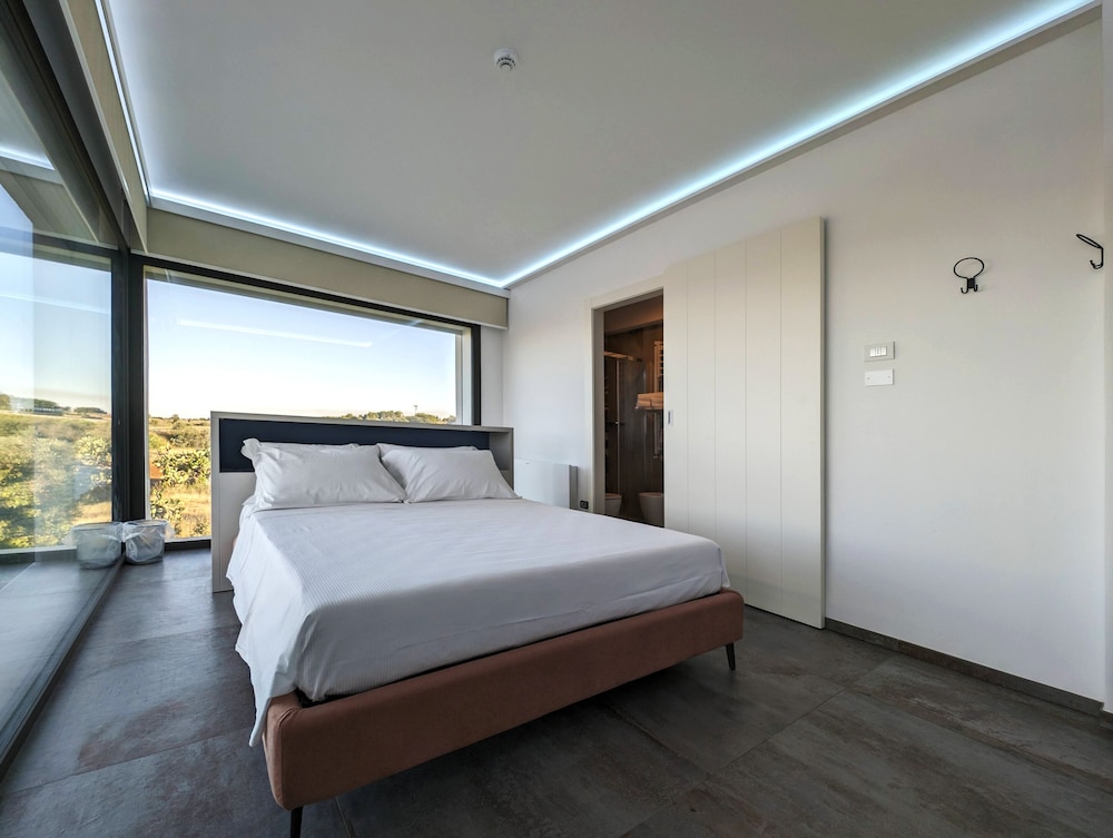 Panoramic Double or Twin Room, Pool View photo 3