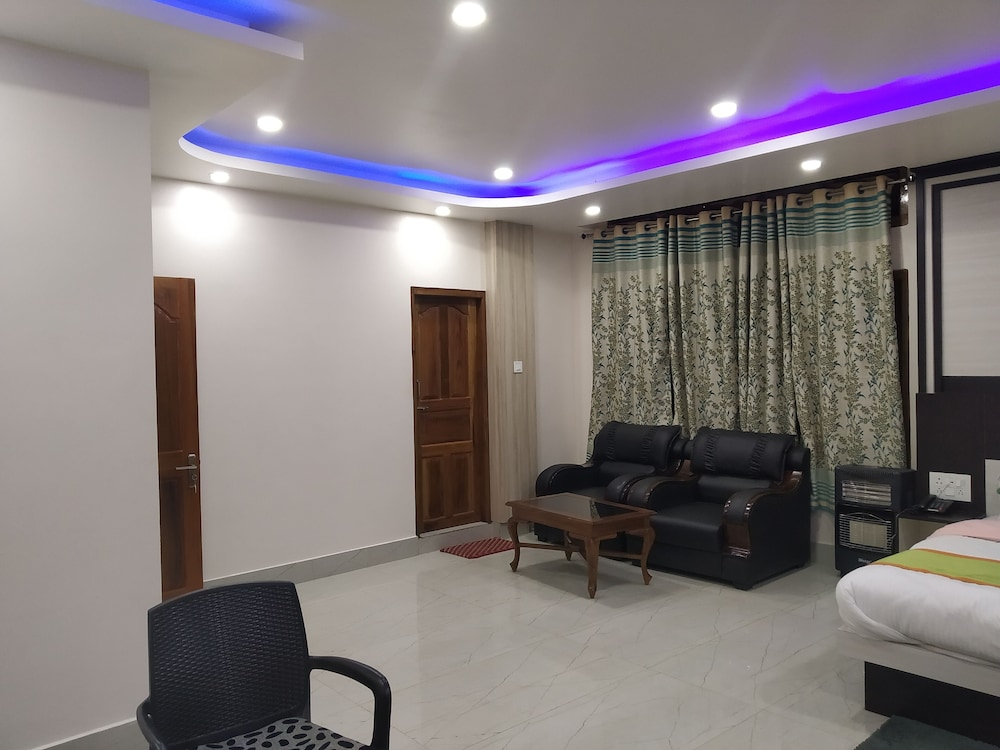 Executive Suite - Photo 7