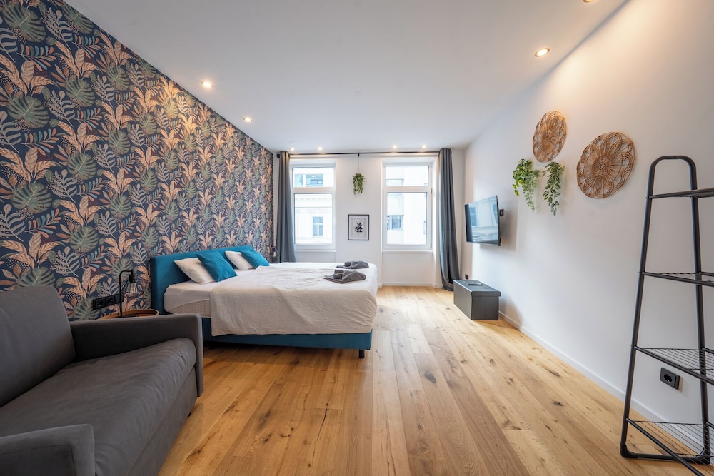 Apartment 6, Sleeps 3
