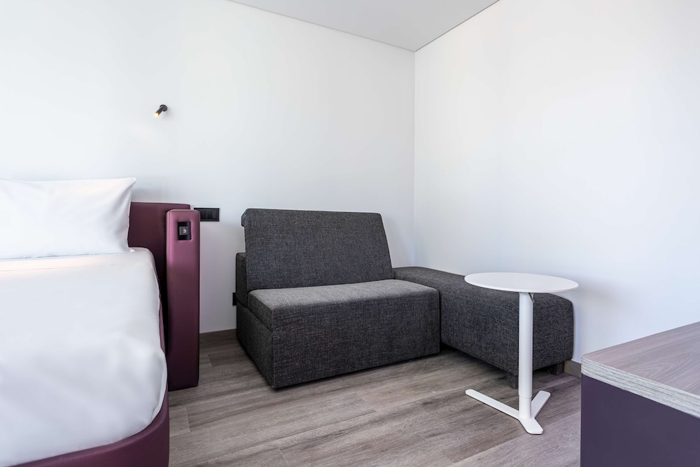 First Class Suite With Balcony - Photo 7
