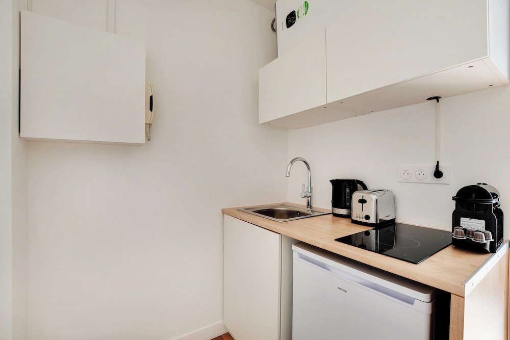 Apartment photo 2