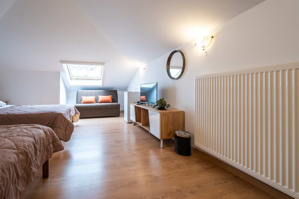 Quadruple Room, City View photo 1