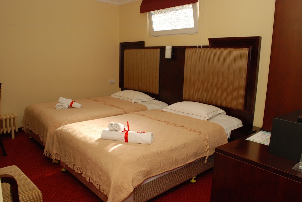 Standard Double Room - Photo 8