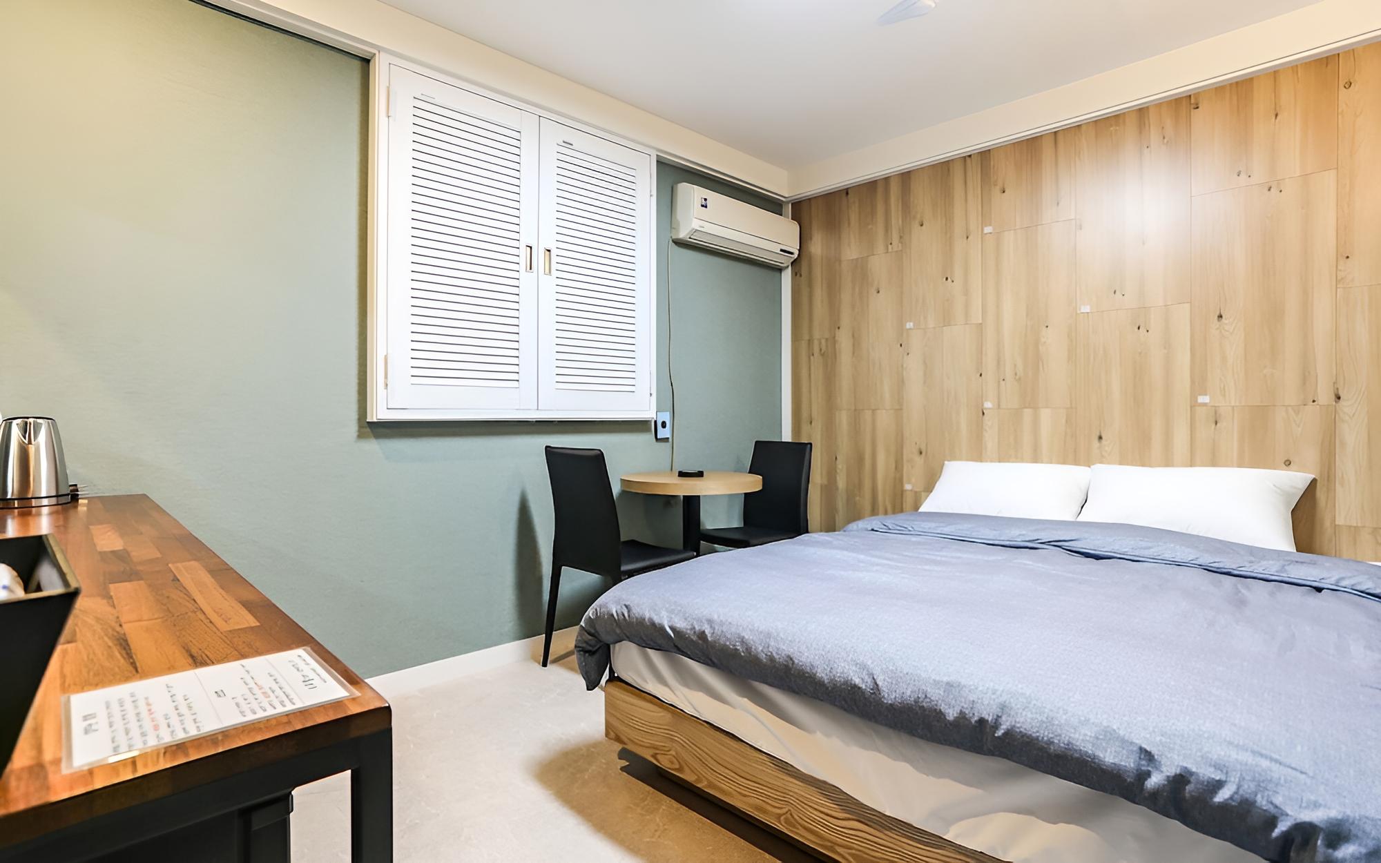 Room (Standard Room A) - Photo 11