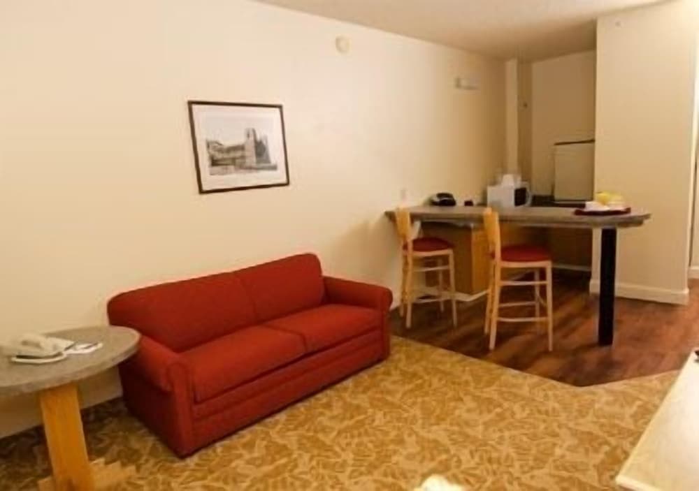 Suite, 1 King Bed, Jetted Tub photo 3