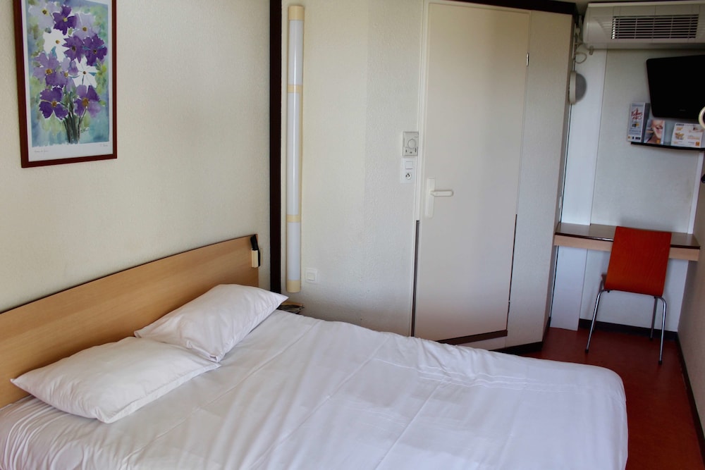 Standard Room, 3 Twin Beds - Photo 2