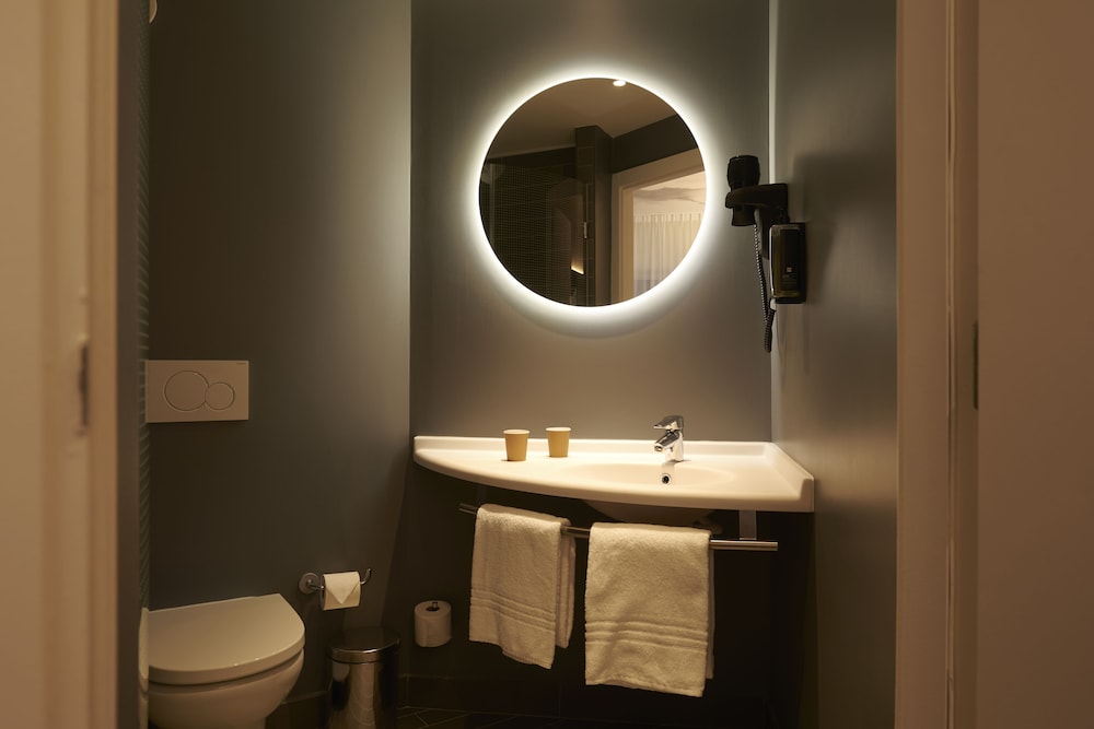 Room, Multiple Beds - Photo 14