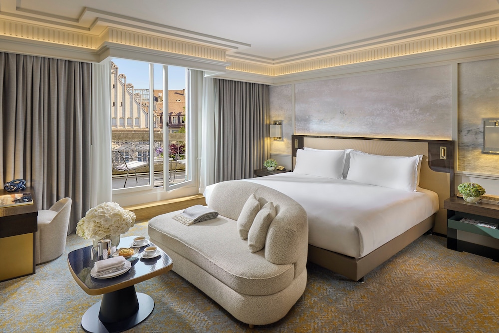 Deluxe Room, Terrace (King or Twin)