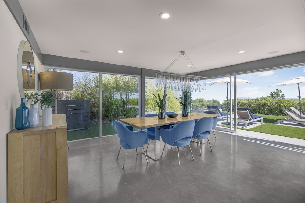 Luxury House, Multiple Beds, Pool Access, Pool View (Solara Point) photo 2