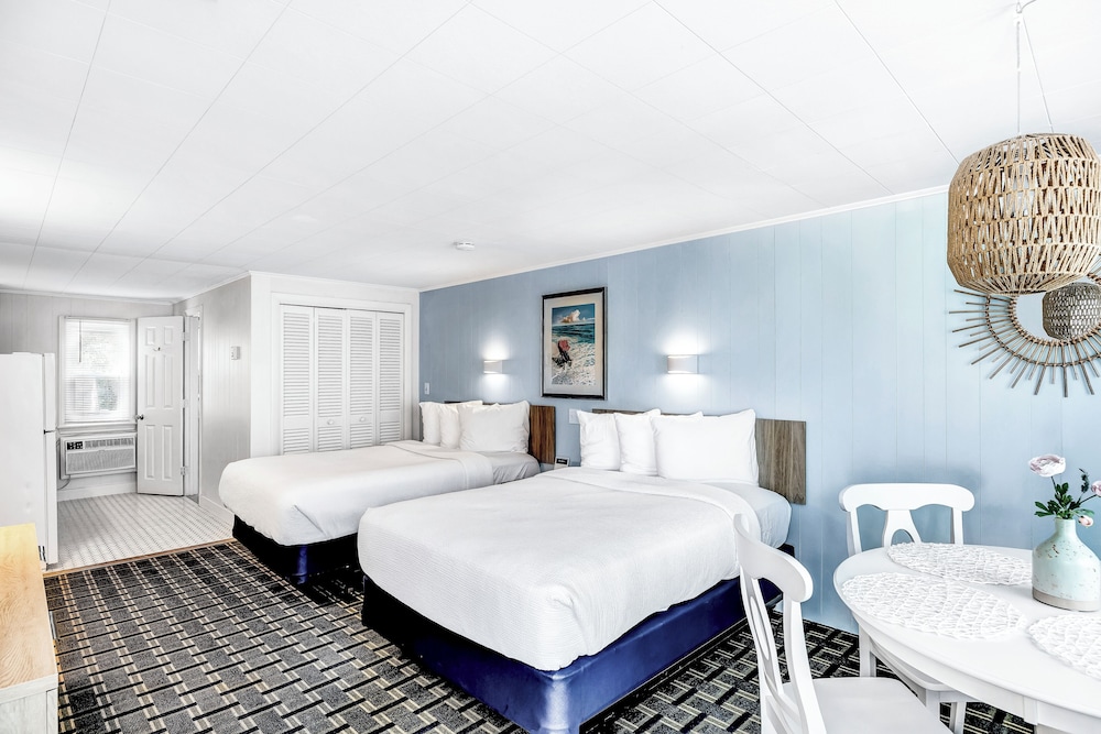 Standard Room, 2 Double Beds, Kitchenette - Photo 1