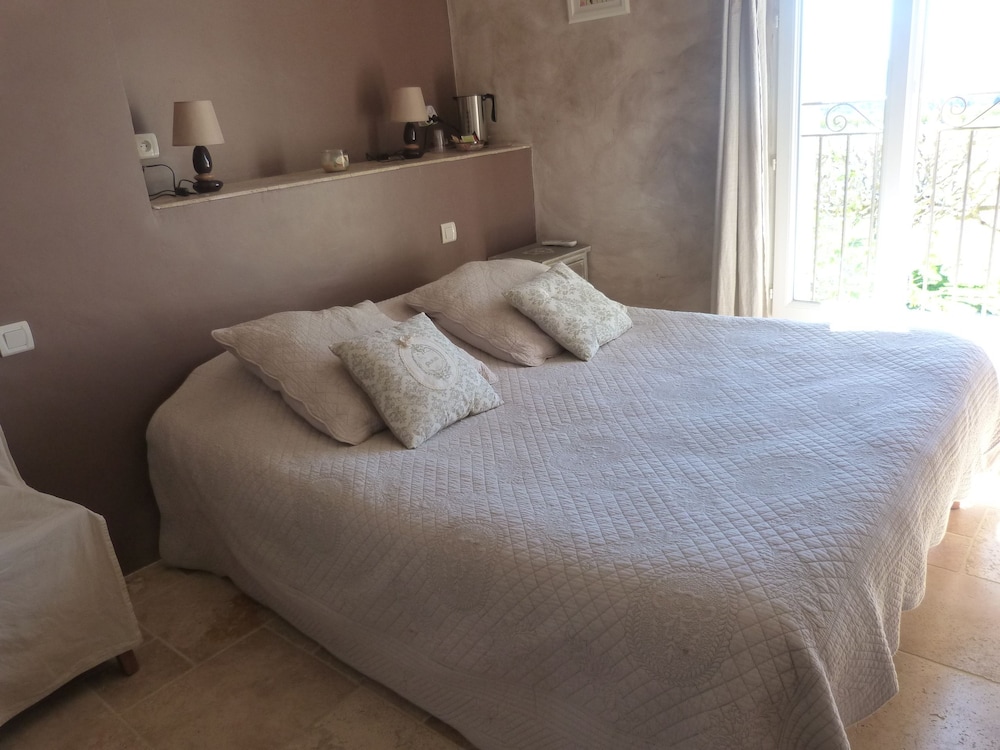 Double Room (Ste Victoire) photo 2