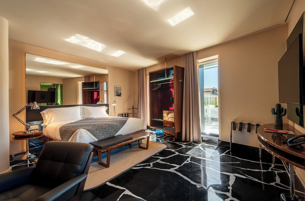 Exclusive Suite, City View