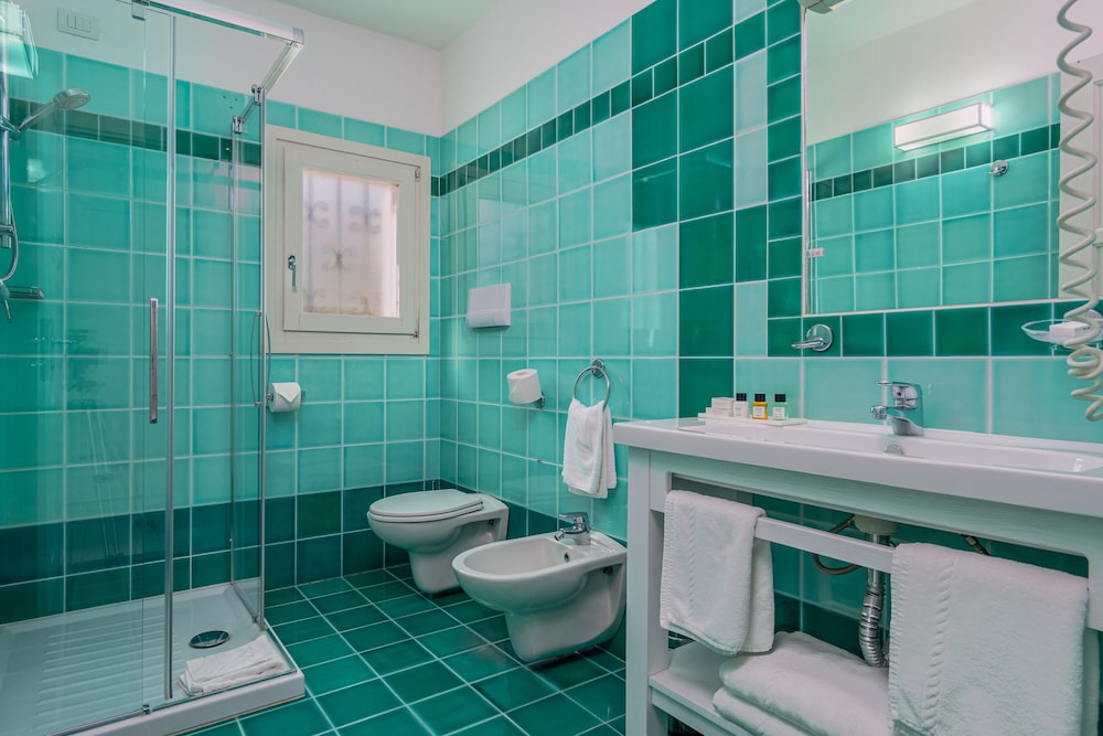Superior Double Room (The Pelican Villa) - Photo 3