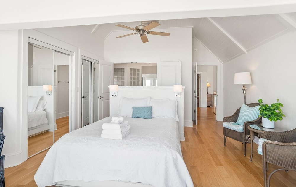 House, Multiple Beds, Kitchen, Ocean View photo 3