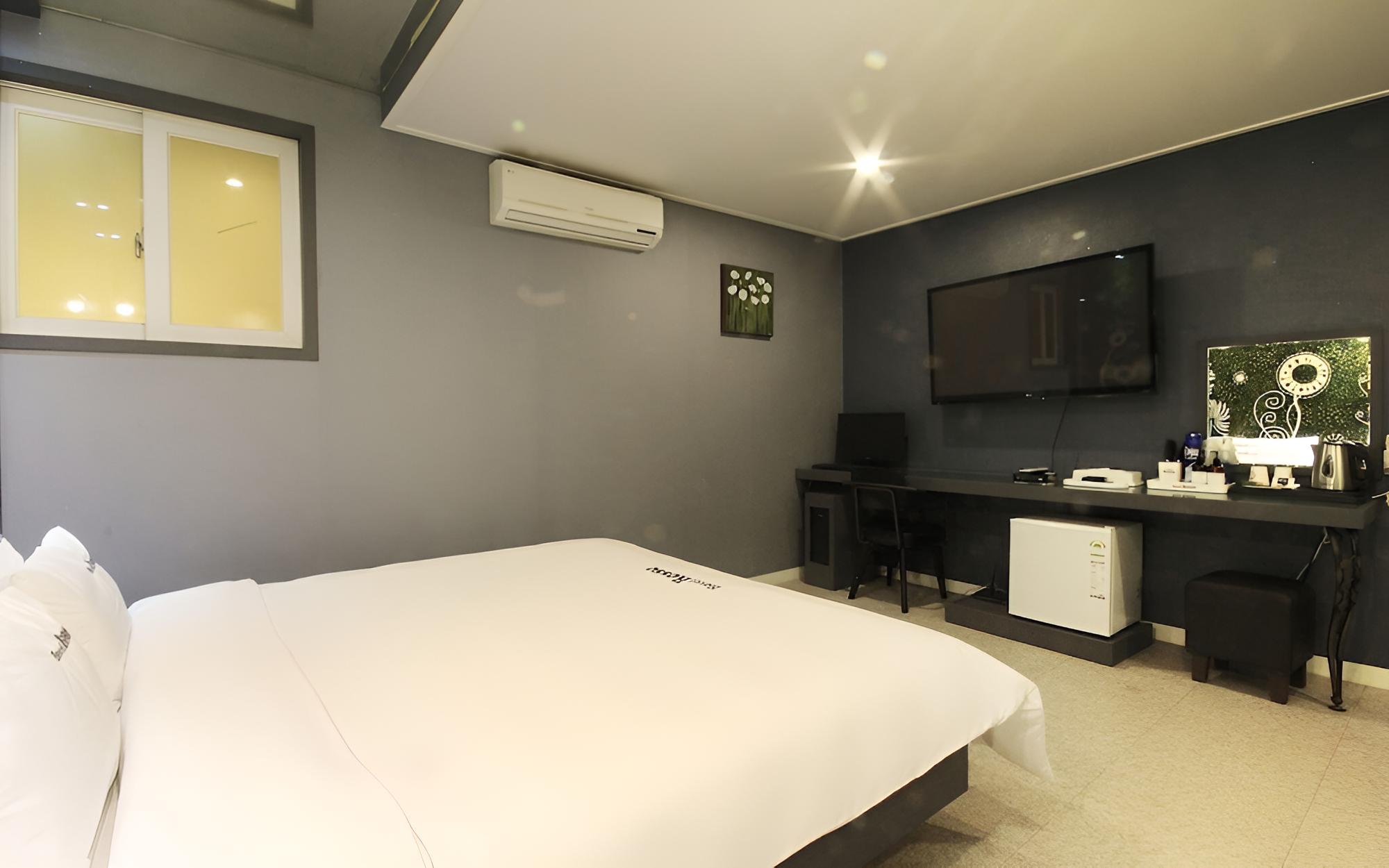 Room (Premium (Free use of Netflix Apple Di) - Photo 7