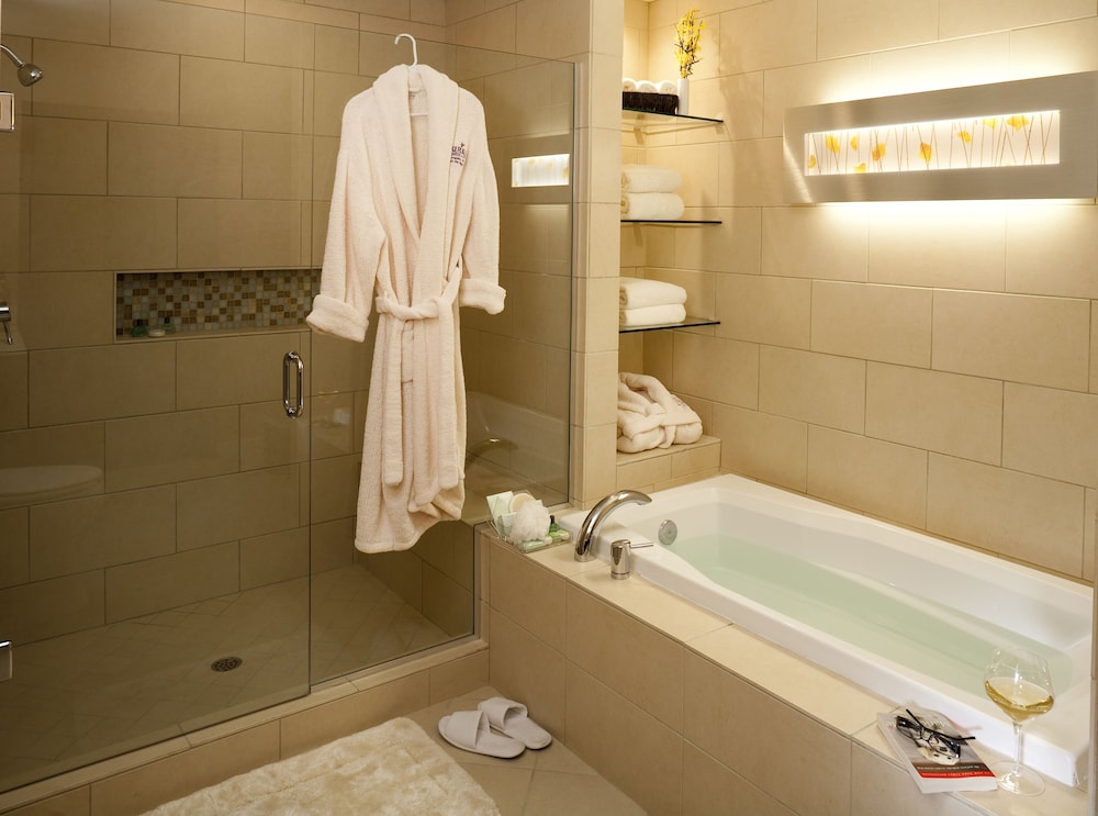 Double Eagle Suite - Photo 3
