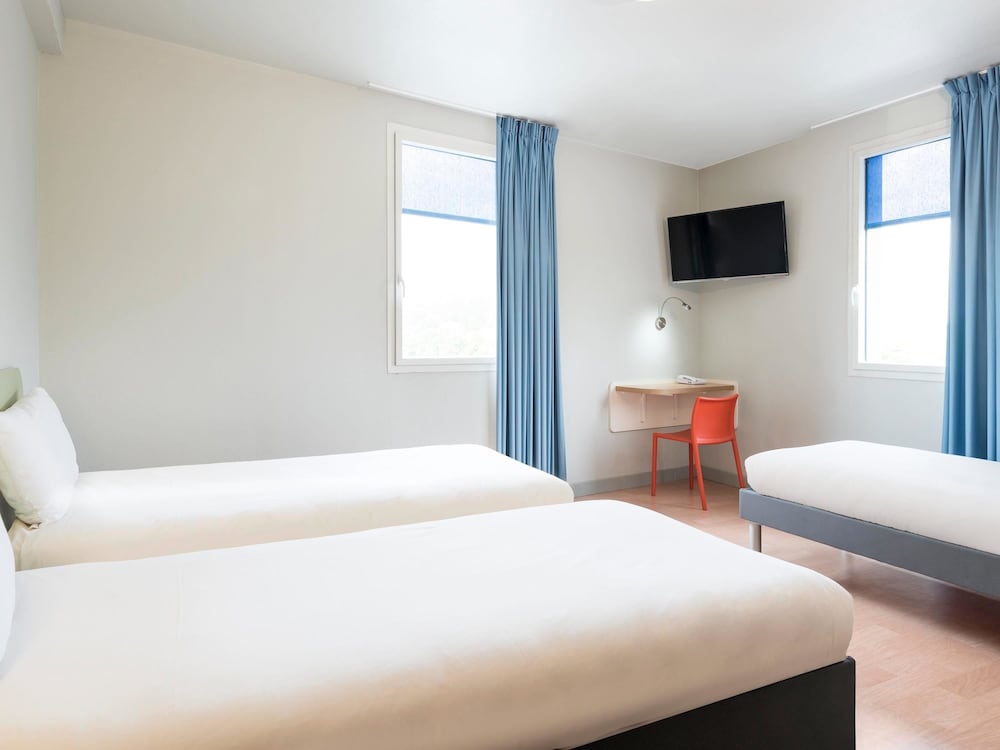 Triple Room, 3 Twin Beds photo 1