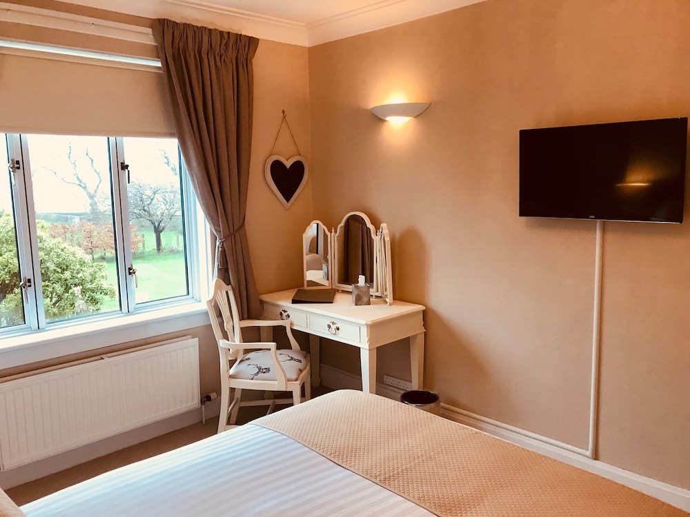 Double Room, 1 King Bed, Garden View photo 3