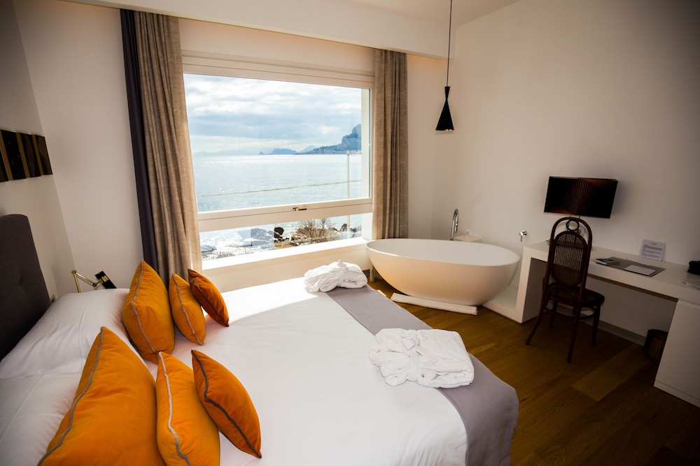 Deluxe Room, Sea View