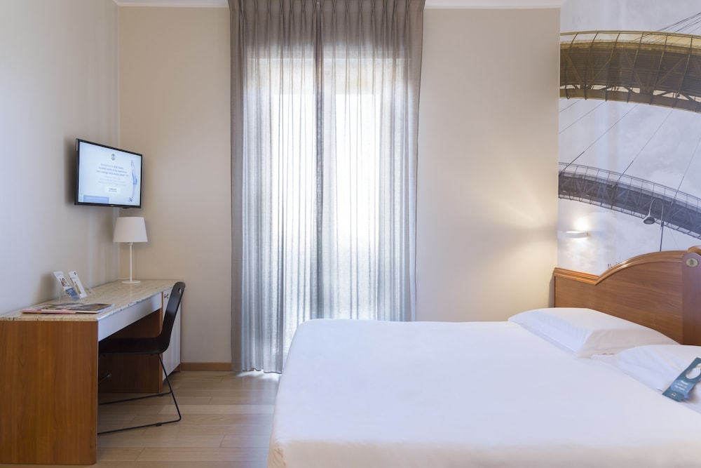 Twin Room, Mobility Accessible, Non Smoking photo 2